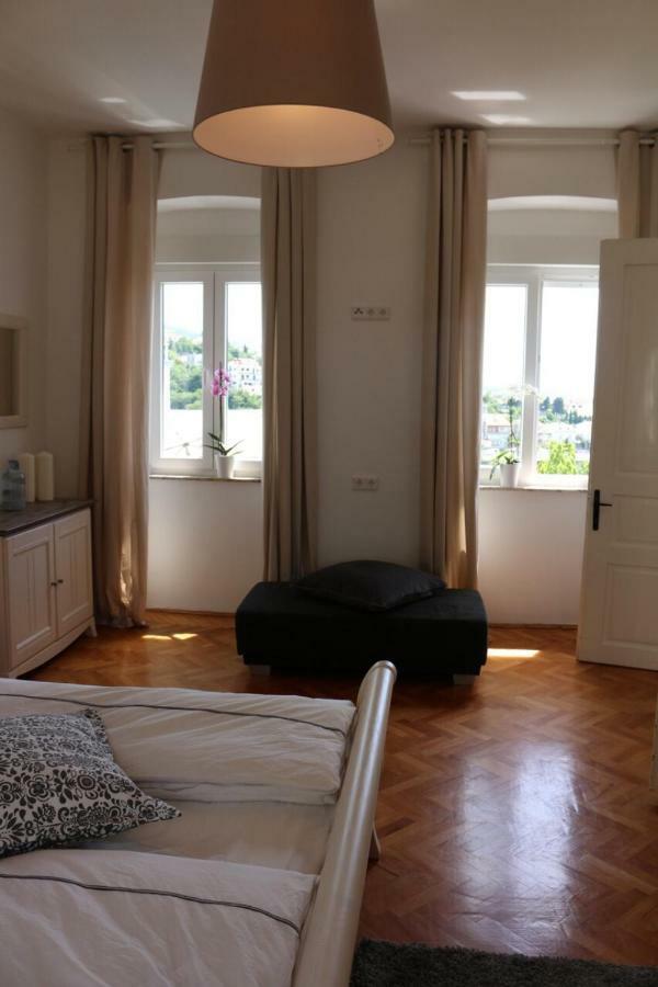 Central House Nona Crikvenica Zewnętrze zdjęcie