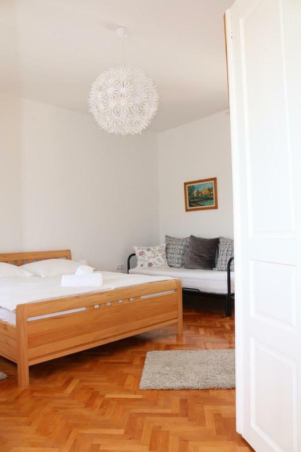 Central House Nona Crikvenica Zewnętrze zdjęcie