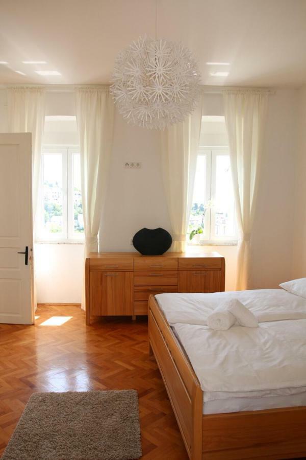 Central House Nona Crikvenica Zewnętrze zdjęcie