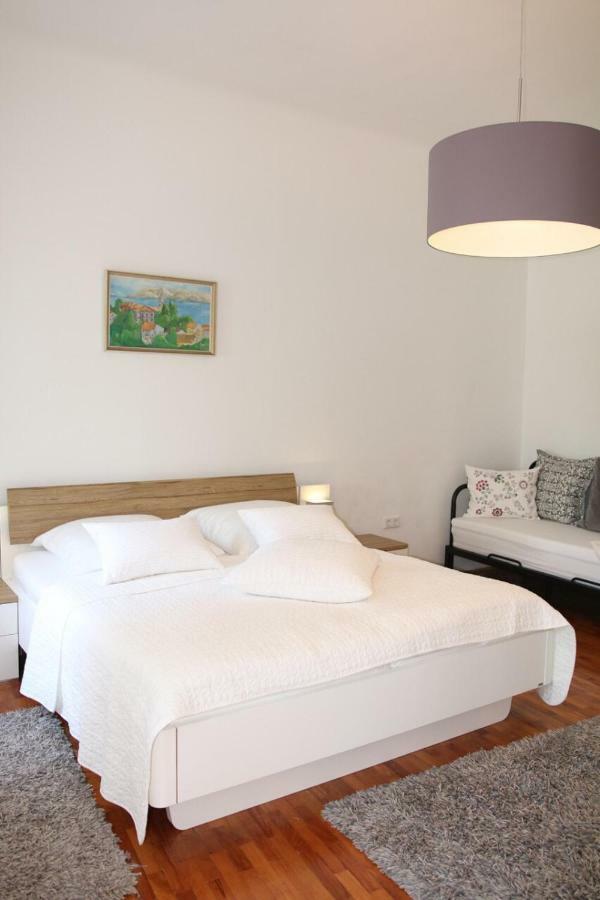 Central House Nona Crikvenica Zewnętrze zdjęcie