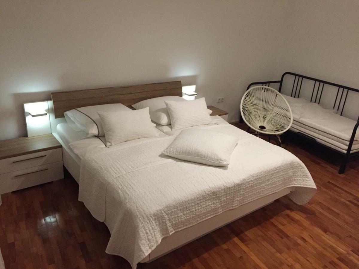 Central House Nona Crikvenica Zewnętrze zdjęcie