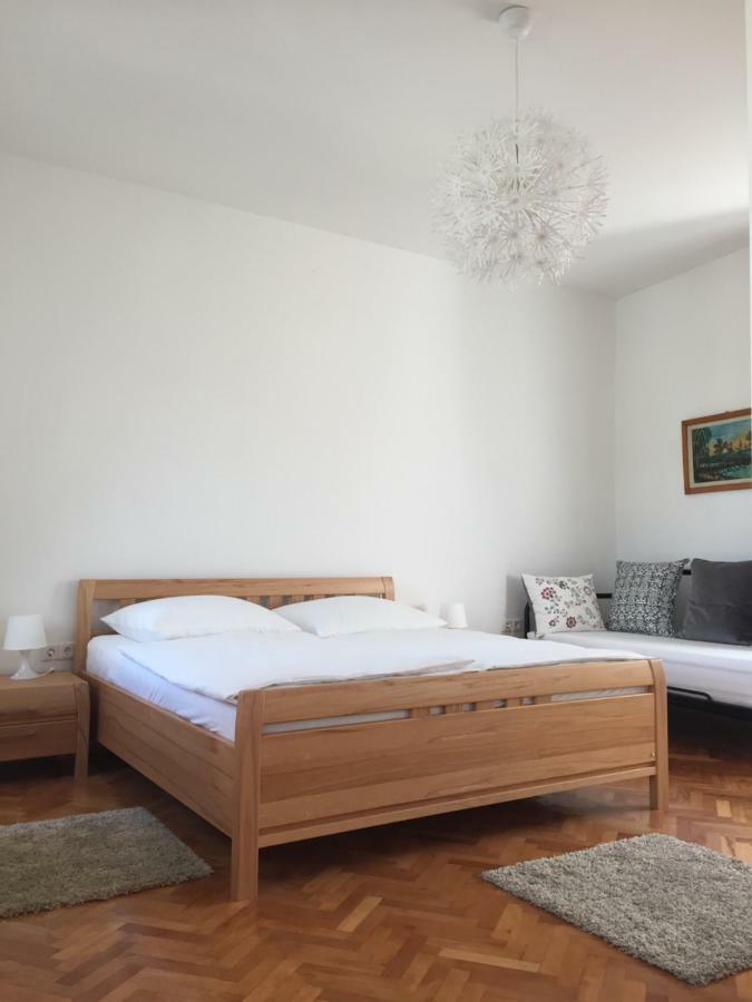 Central House Nona Crikvenica Zewnętrze zdjęcie