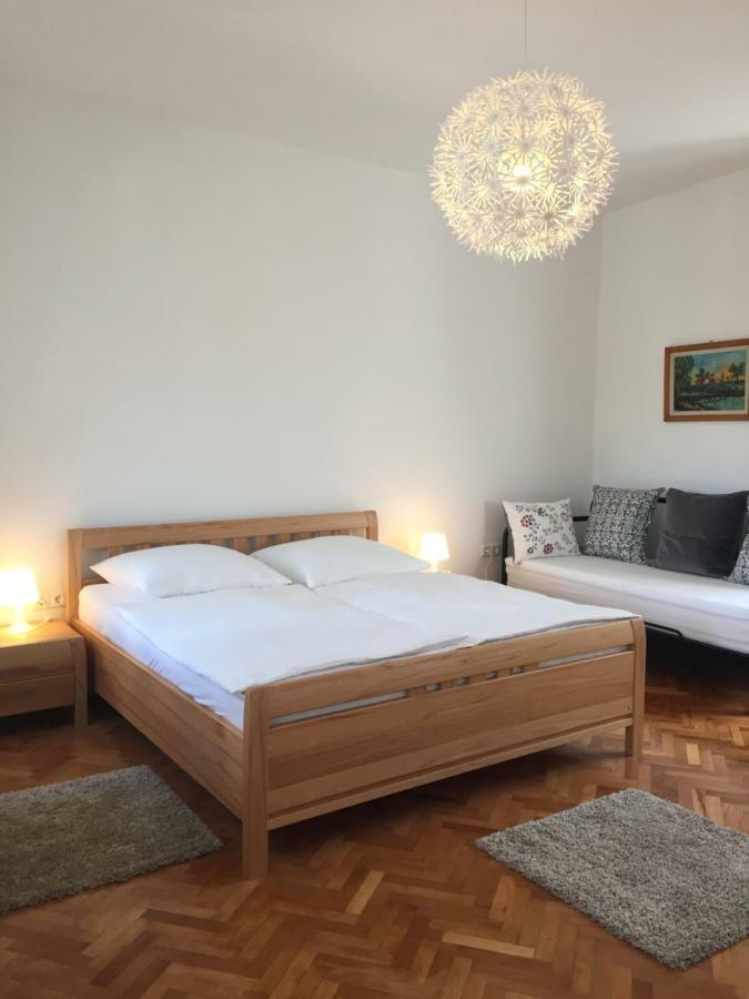 Central House Nona Crikvenica Zewnętrze zdjęcie