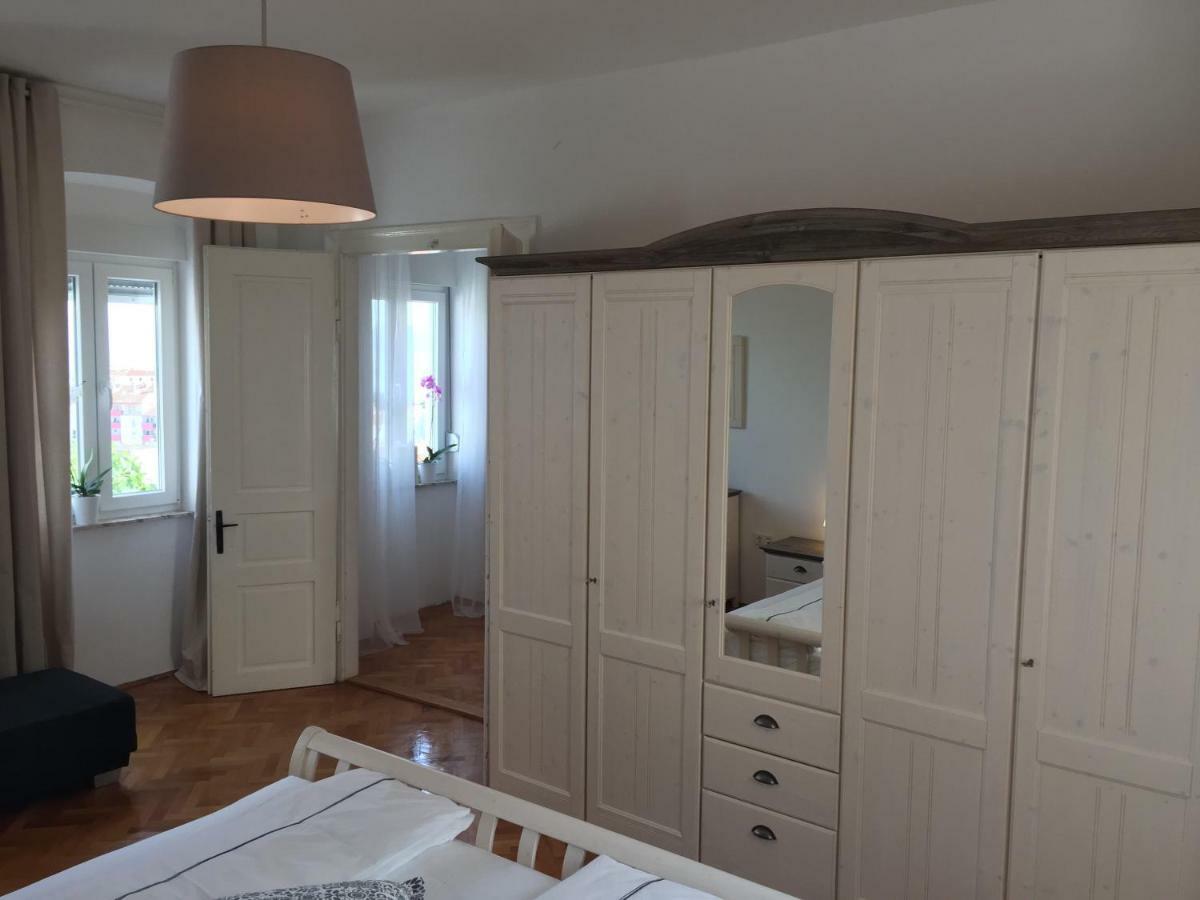 Central House Nona Crikvenica Zewnętrze zdjęcie