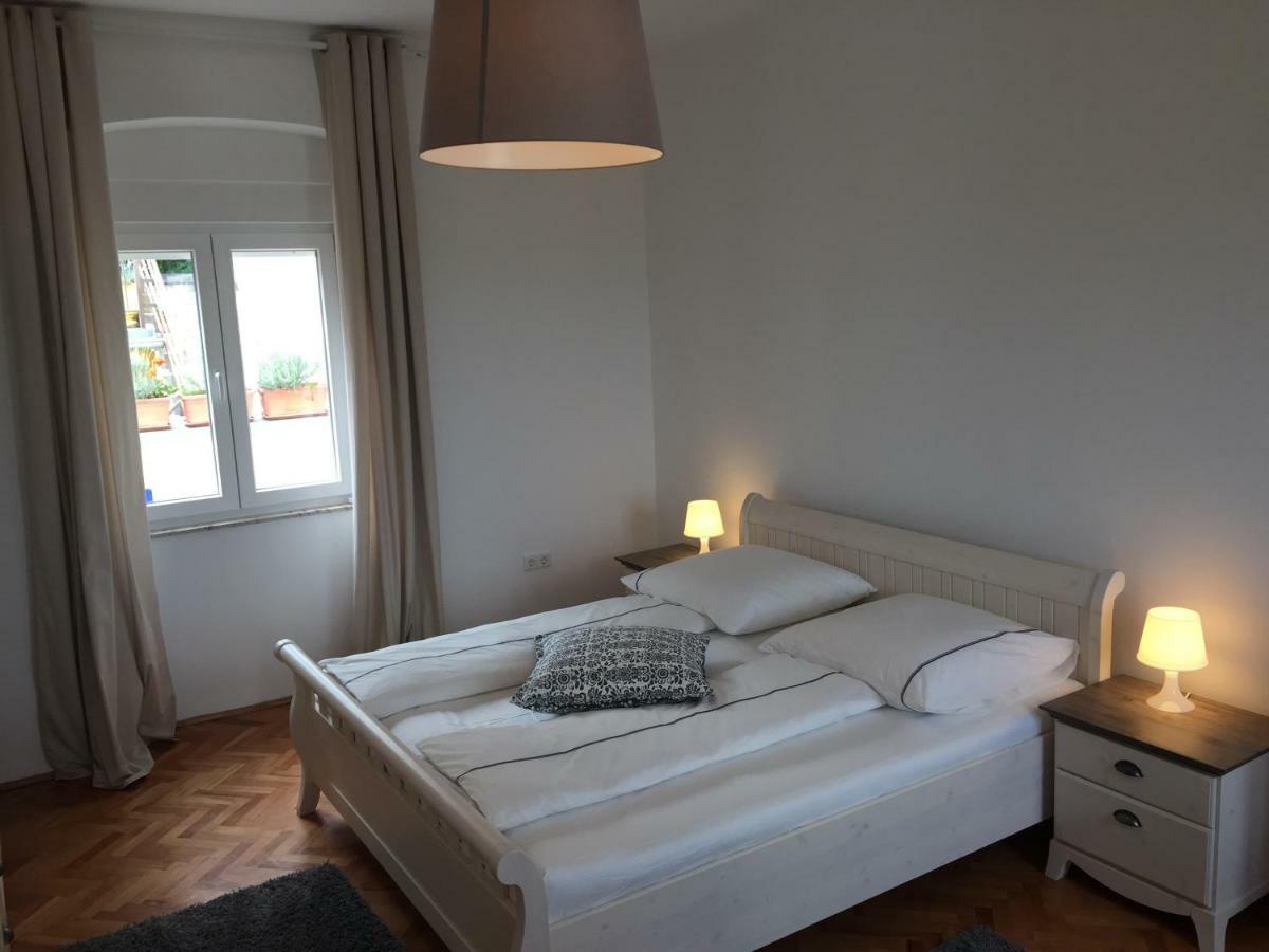Central House Nona Crikvenica Zewnętrze zdjęcie
